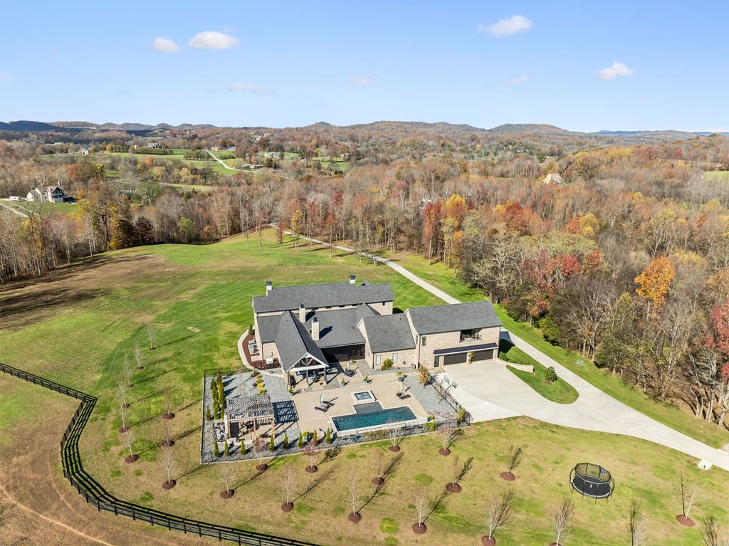 6599 Owen Hill Rd: $9.5M Tennessee Estate Showcases Spectacular Views and Unmatched Elegance