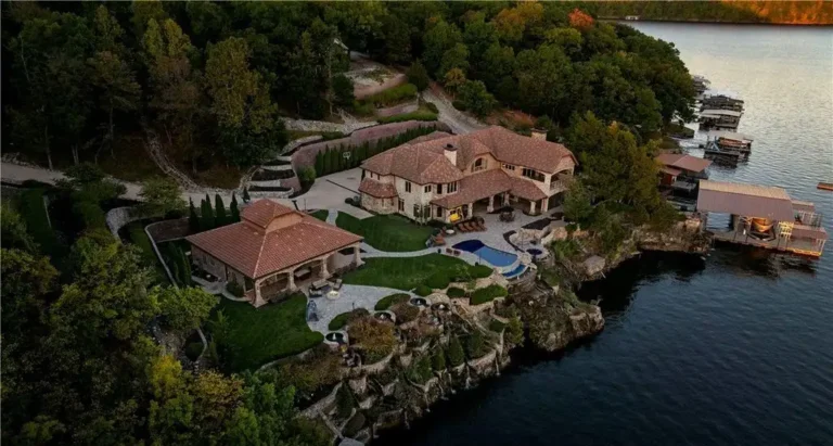 Missouri’s Finest: A $8.9M Lakefront Masterpiece at Lake of the Ozarks