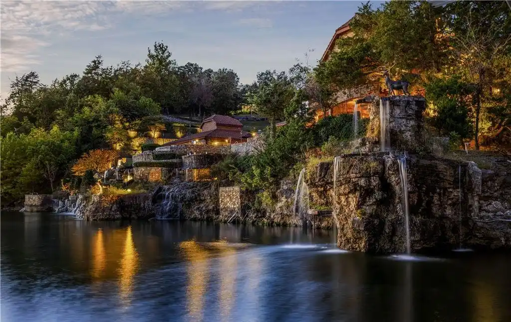 120 Carson Dr An Exclusive 8.9M Iconic Masterpiece at Lake of the Ozarks 2