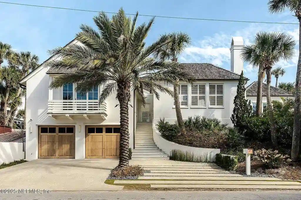 1725 Beach Avenue – A $19M oceanfront estate in Atlantic Beach, Florida, featuring modern architecture and breathtaking ocean views.