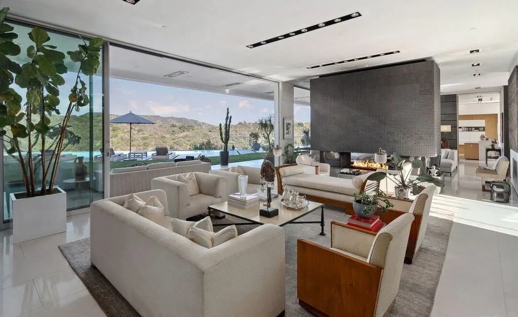 1740 Bel Air Rd A One of a Kind 17.5M Estate Blending Luxury Privacy Unmatched Views 6