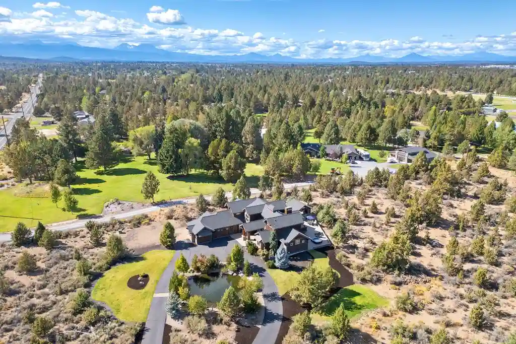 21230 Yeoman Rd Exceptional Oregon Retreat Blending Luxury and Nature Asks 2 13