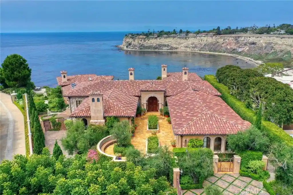 2729 Via Oleadas A Spectacular Oceanfront Estate in California Asking 19999000 1