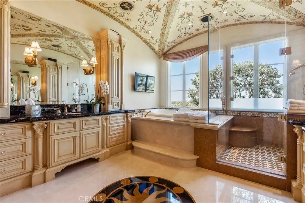 2729 Via Oleadas A Spectacular Oceanfront Estate in California Asking 19999000 13