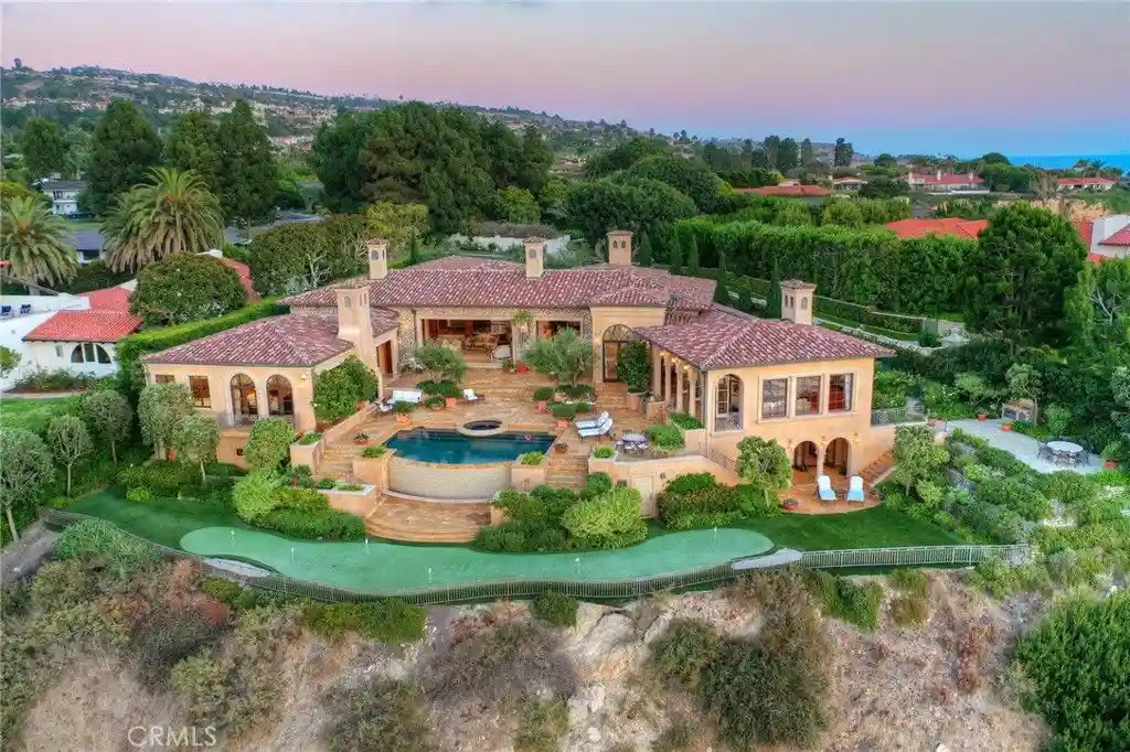 2729 Via Oleadas A Spectacular Oceanfront Estate in California Asking 19999000 5