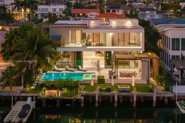 Experience Ultimate Waterfront Living in Eastern Shores, A $7.3 Millon Luxury Haven