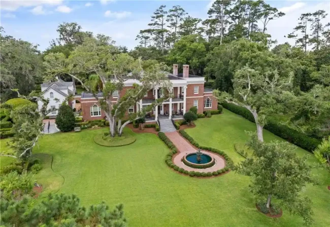 Le Marais: Exquisite Georgian Estate with Stunning Marsh Views in Georgia Asks $4.7M