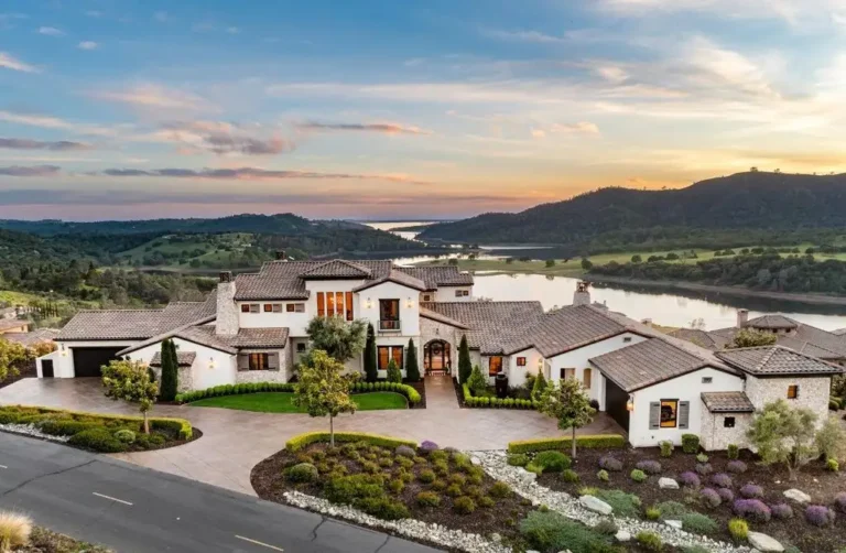 Exquisite Lee Construction Estate with Panoramic Views Asking $3.2M in California