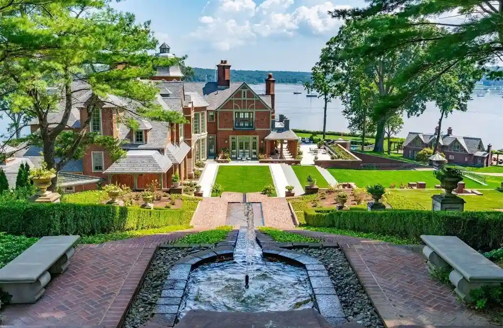 502 Centre Island Road A Breathtaking 21 Acre Waterfront Estate for 39 15