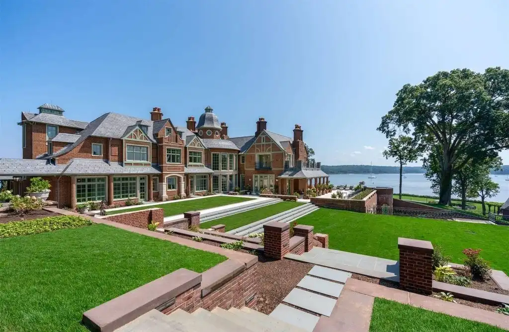 502 Centre Island Road A Breathtaking 21 Acre Waterfront Estate for 39 16