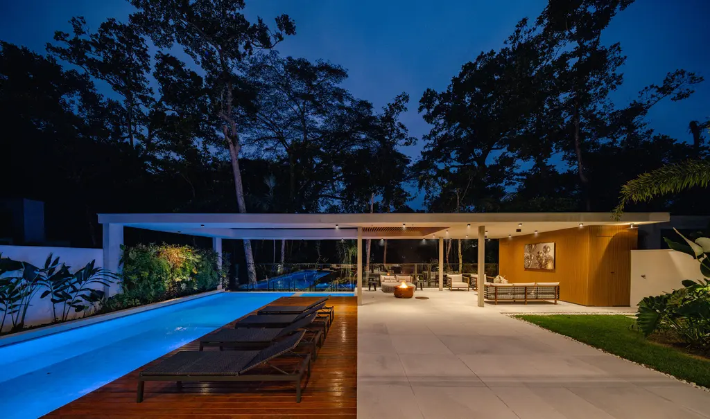 CLM Residence by Raiz Arquitetura A Nature Infused Luxury Retreat 3