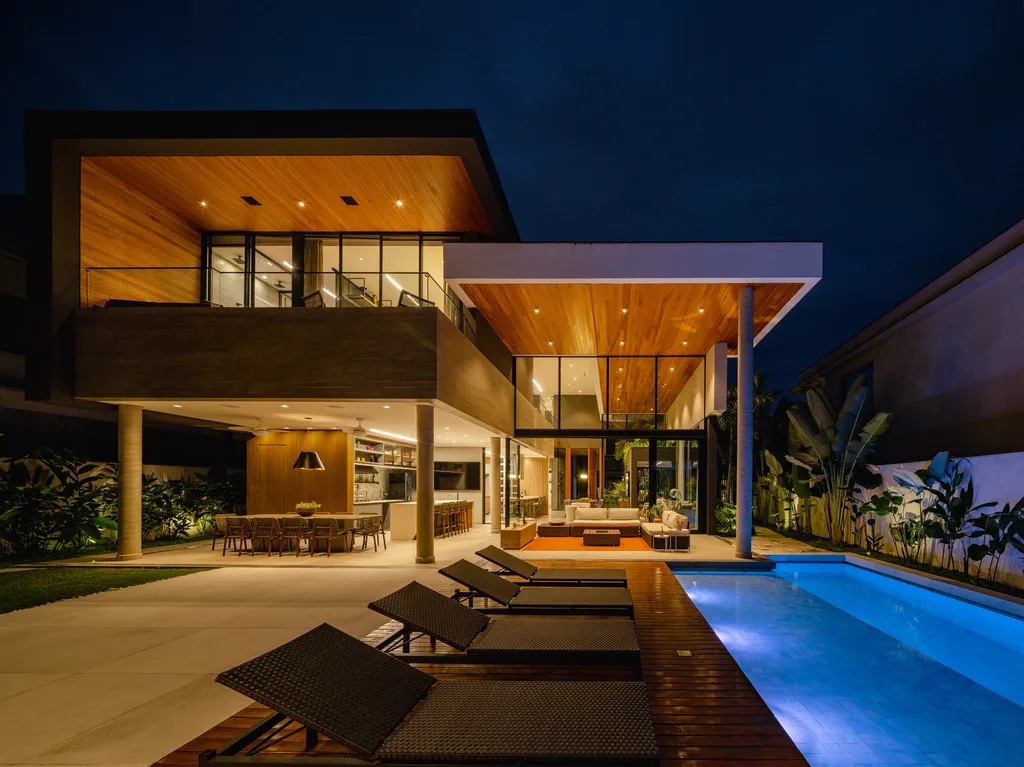 CLM Residence by Raiz Arquitetura A Nature Infused Luxury Retreat 4