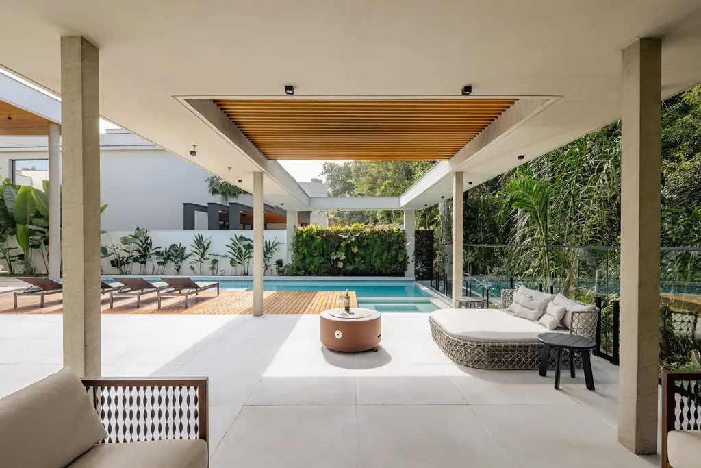 CLM Residence by Raiz Arquitetura A Nature Infused Luxury Retreat 6