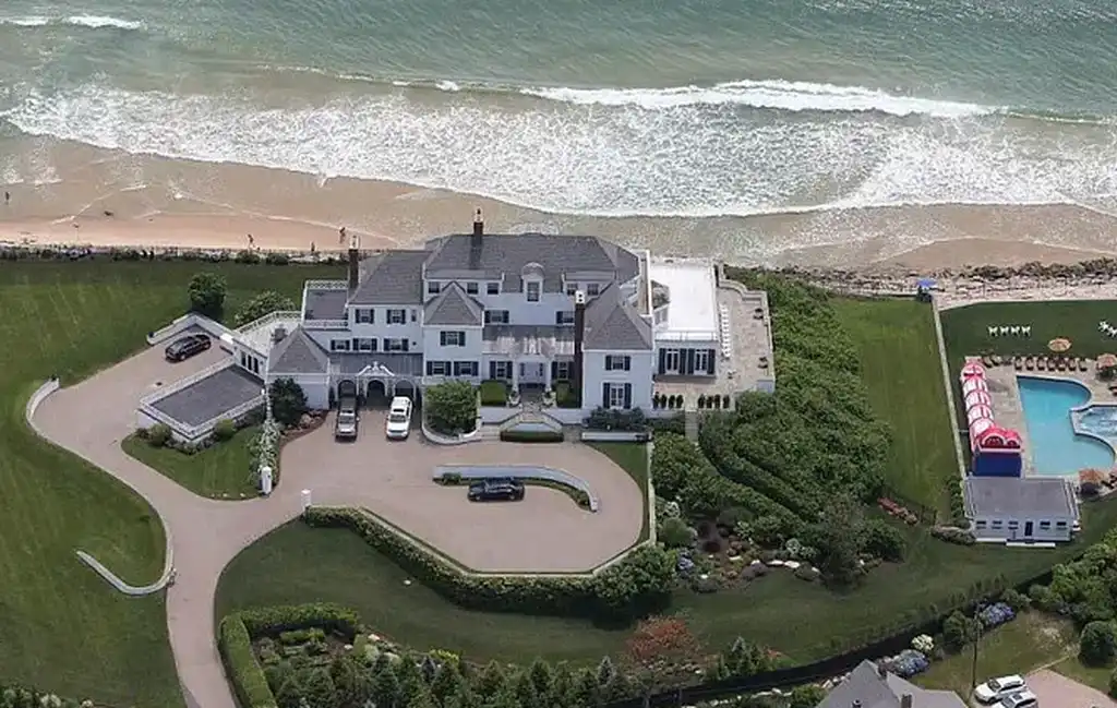 Taylor Swift’s Rhode Island Mansion – The Iconic Holiday House