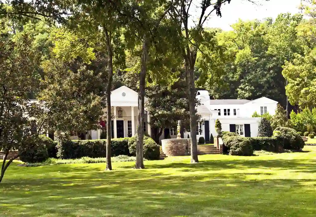 Taylor Swift’s sprawling Greek Revival known as Northumberland Estate