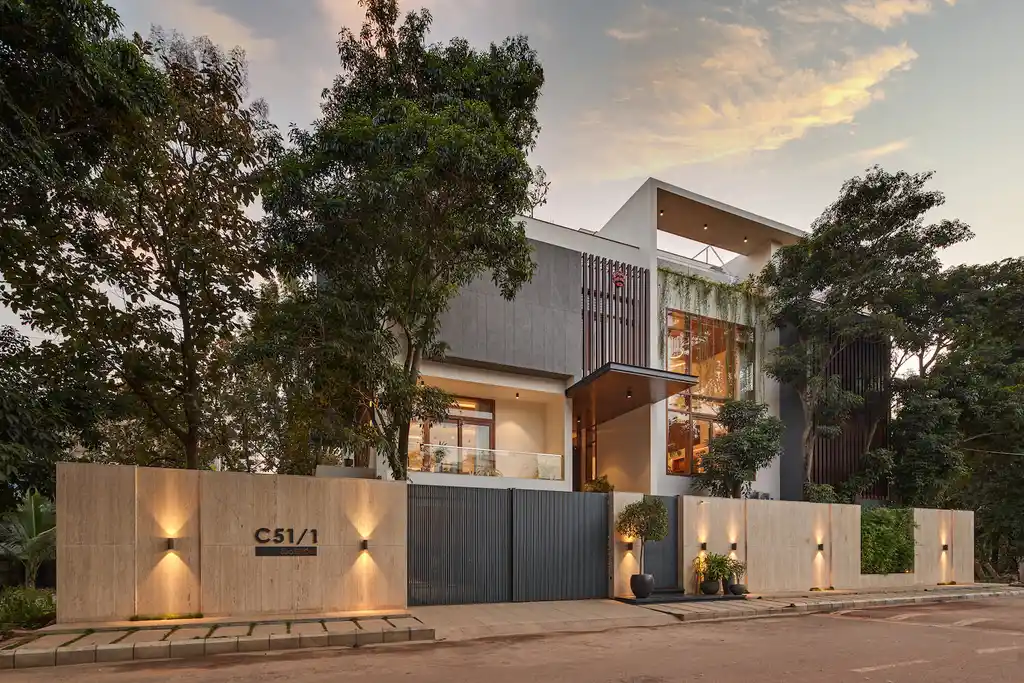 House at California Layout by architecture+Swath, A Harmonious Blend of Elegance and Modernity