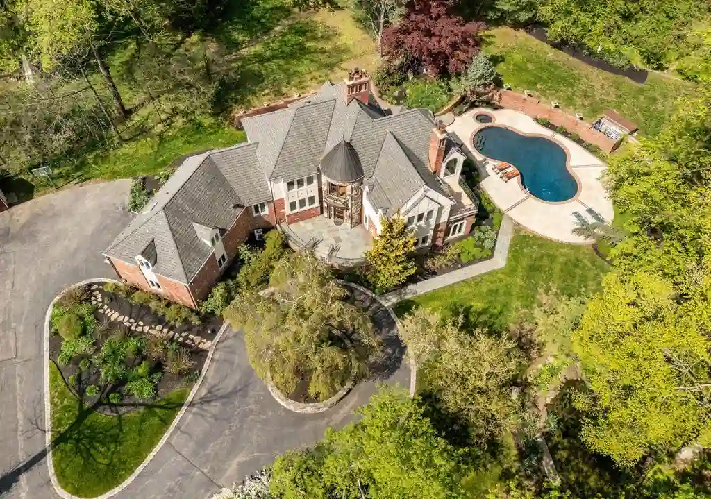 1100 Green Valley Rd Showcases a Stunning Tudor Revival in Bryn Mawr for 2.795 Million 13