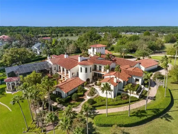 Lakefront Architectural Masterpiece in Thonotosassa Listed for $18.9 Million Offers Presidential-Style Grandeur