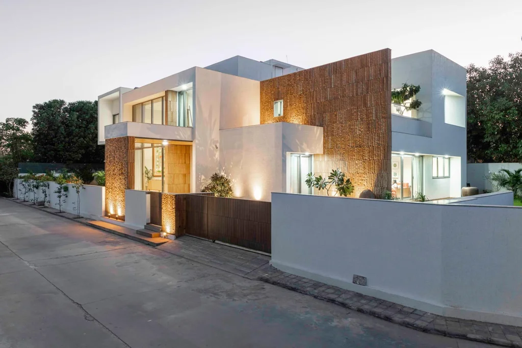 Casa Bianca in Ahmedabad by The Grid Architects A Biophilic Urban Sanctuary Rooted in Art Light and Serenity 10