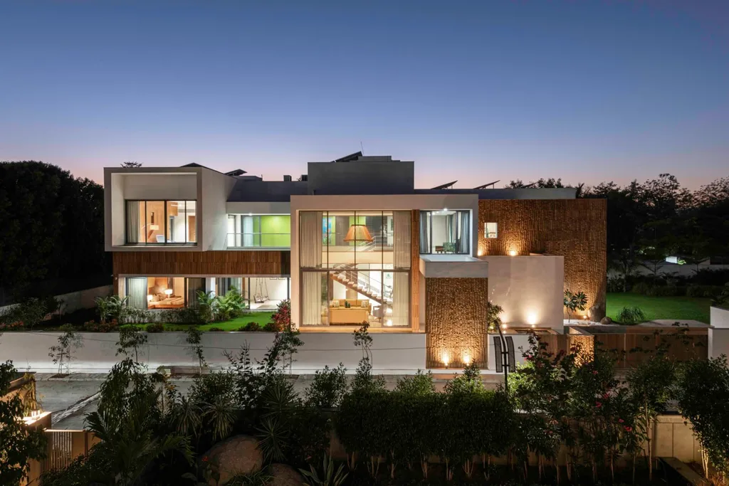Casa bianca villa in Ahmedabad by The Grid Architects, A Biophilic Urban Sanctuary Rooted in Art, Light, and Serenity