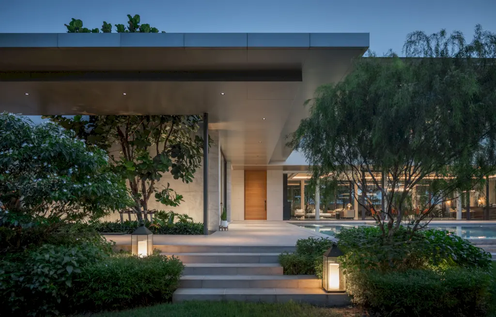 Casa Blanco by Archismith, A Serene Courtyard Home Anchored by Light, Water, and Material Honesty in Bangkok