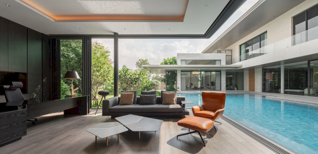 Casa Blanco by Archismith A Serene Courtyard Home Anchored by Light Water and Material Honesty in Bangkok 5