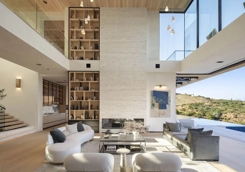 Stunning 1104 N Tigertail Rd Estate with Breathtaking Views of the City Skyline and Getty Center Priced at 23995000 4