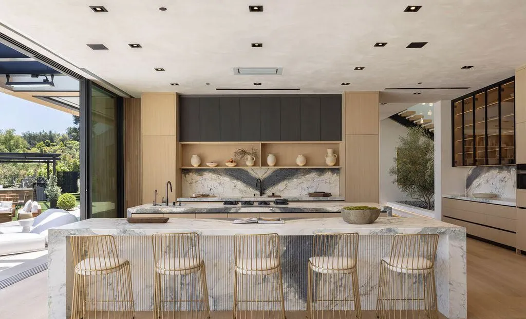 Stunning 1104 N Tigertail Rd Estate with Breathtaking Views of the City Skyline and Getty Center Priced at 23995000 5