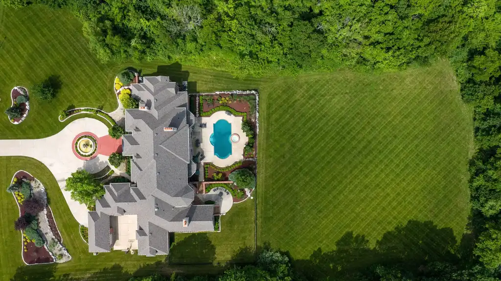 11 Upper Whitmoor Dr, Weldon Spring, MO. A Lavish Golf Course Estate in Weldon Spring