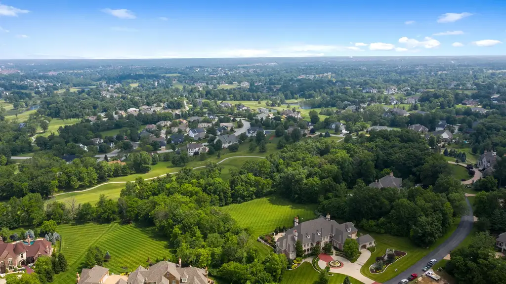 11 Upper Whitmoor Dr, Weldon Spring, MO. A Lavish Golf Course Estate in Weldon Spring