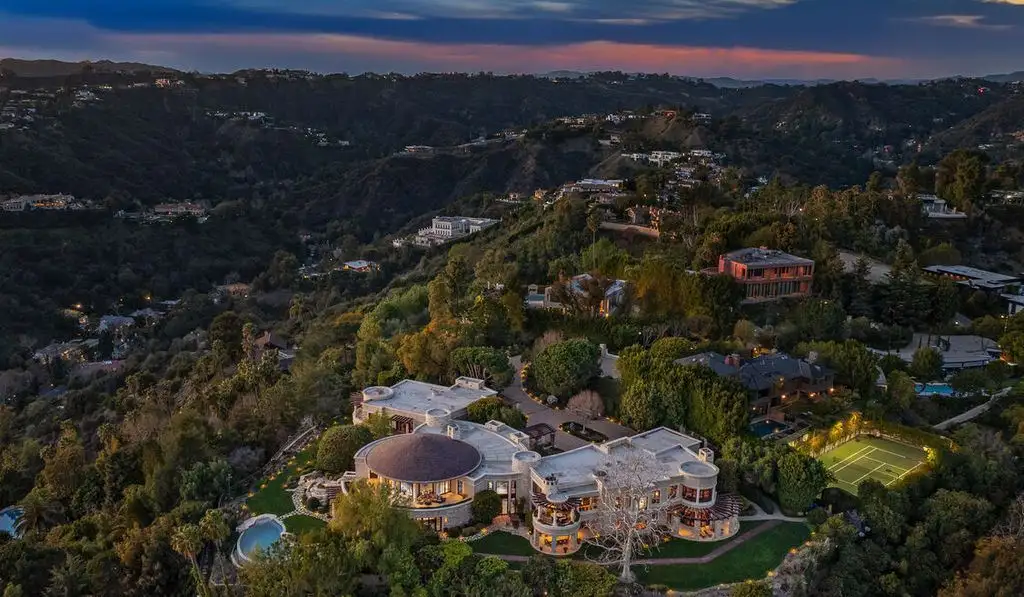 1101 Bel Air Pl The Prestigious Quincy Jones Estate Offering Panoramic Views and Ultimate Privacy for 59.995 Million 1