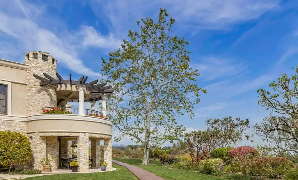 1101 Bel Air Pl The Prestigious Quincy Jones Estate Offering Panoramic Views and Ultimate Privacy for 59.995 Million 7