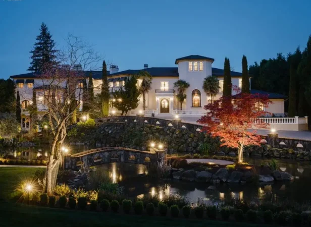 Oregon’s Finest Riverfront Living: $9.95M Custom Estate with Striking Architecture and Unmatched Craftsmanship