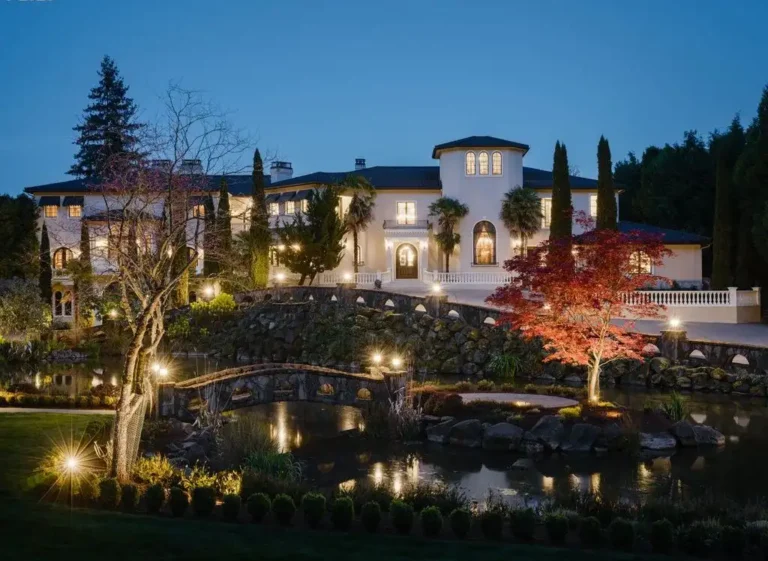 Oregon’s Finest Riverfront Living: $9.95M Custom Estate with Striking Architecture and Unmatched Craftsmanship