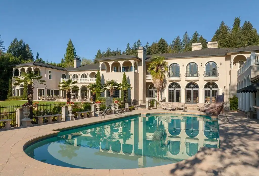 12850 Fielding Rd Breathtaking 9.95M Oregon Riverfront Estate with Custom Finishes and Dramatic Architecture 11