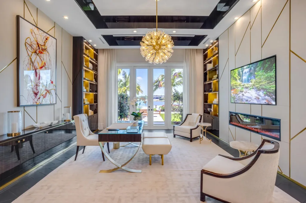 16101 Quiet Vista Circle – Ultra-luxury home in Delray Beach with lake views, saltwater pool, Har-Tru tennis court and double-island kitchen