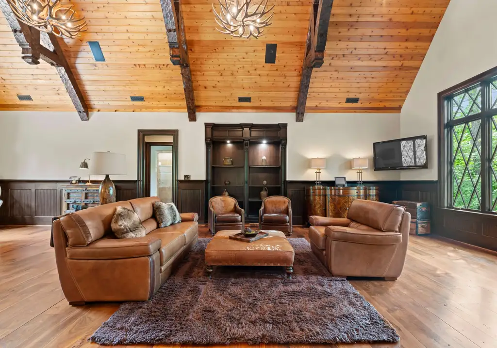 172 Tennessee Cir Unveils a Breathtaking 7.5M European Style Estate on Lake Normans Pristine Shoreline 12