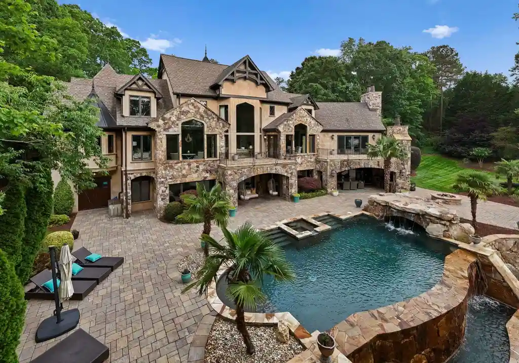 172 Tennessee Cir Unveils a Breathtaking 7.5M European Style Estate on Lake Normans Pristine Shoreline 18