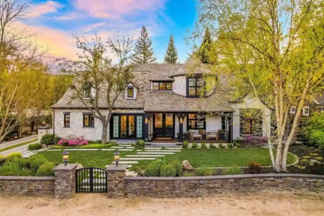 Experience California’s Finest: A Newly Built Architectural Masterpiece Now Available for $8.9 Million