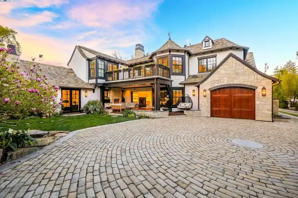 181 Sonora Ave Californias Finest Newly Completed Estate Redefining Luxury Living Priced at 8.9 Million 11