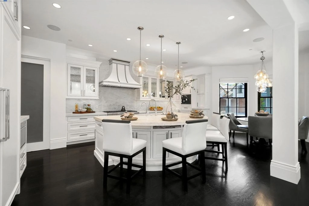 181 Sonora Ave Californias Finest Newly Completed Estate Redefining Luxury Living Priced at 8.9 Million 4