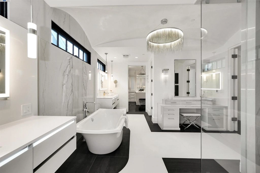 181 Sonora Ave Californias Finest Newly Completed Estate Redefining Luxury Living Priced at 8.9 Million 7