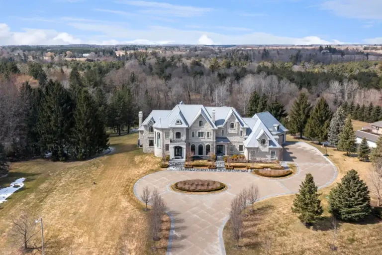 Bespoke Family Estate in Ontario Blends Modern Grandeur with Tranquility at C$9.999M