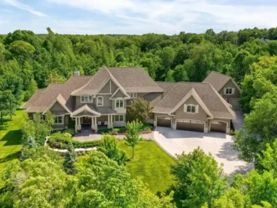 22065 Oakdale Dr Stunning Custom Built Estate with Resort Style Amenities Now Listed for 2799900 1