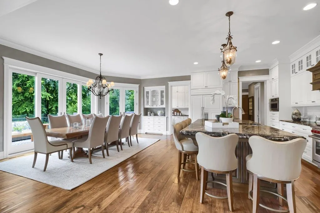 22065 Oakdale Dr Stunning Custom Built Estate with Resort Style Amenities Now Listed for 2799900 10