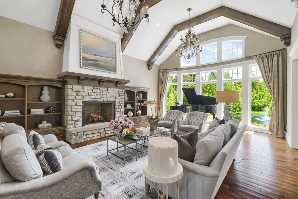 22065 Oakdale Dr Stunning Custom Built Estate with Resort Style Amenities Now Listed for 2799900 6