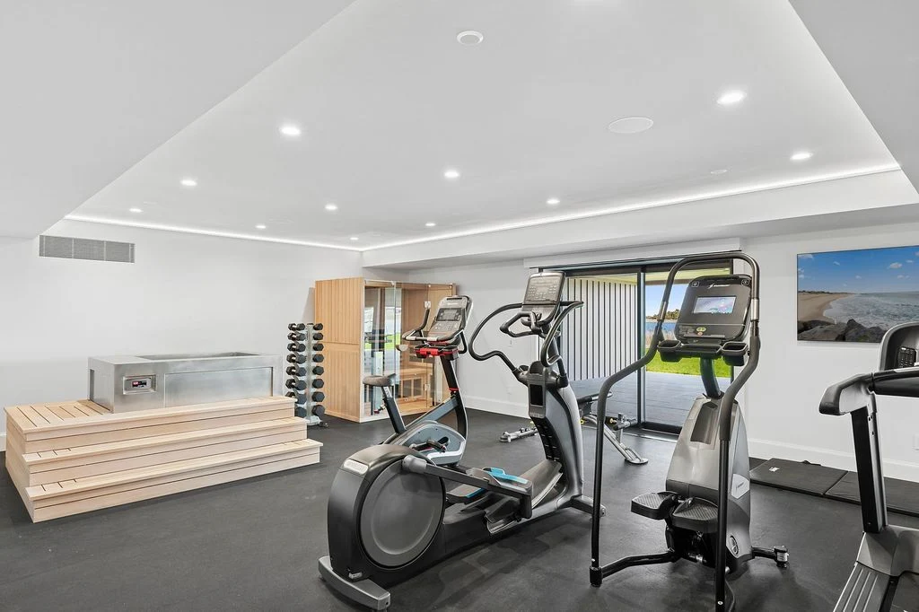 34 Westbridge Rd Extraordinary Custom Built Waterfront Estate in New York 14000 Sq. Ft. for 24.75 Million 12