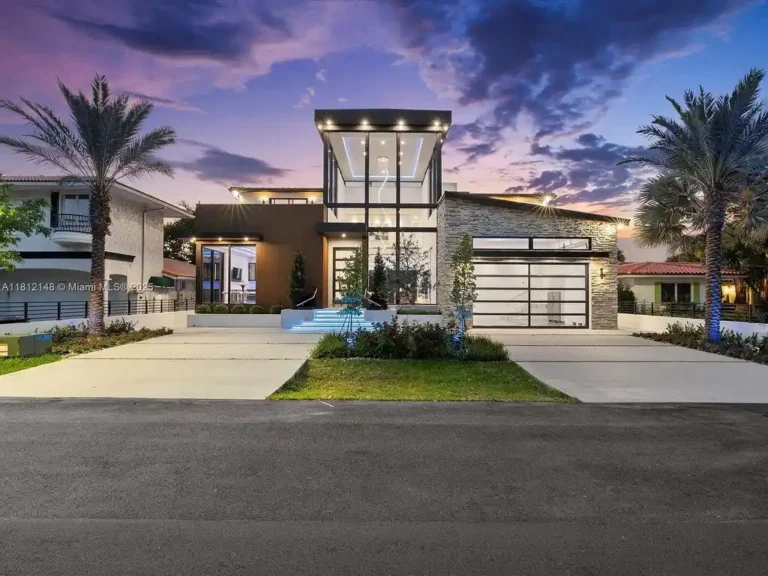 Stunning $8.4 Million Waterfront Masterpiece in Fort Lauderdale’s Prestigious Las Olas Isles