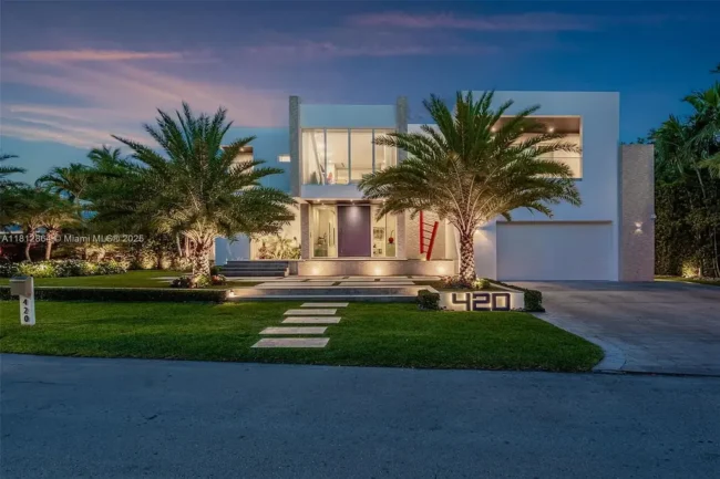 Stunning $14 Million Modern Waterfront Estate Offers Serene Luxury Living in Key Biscayne