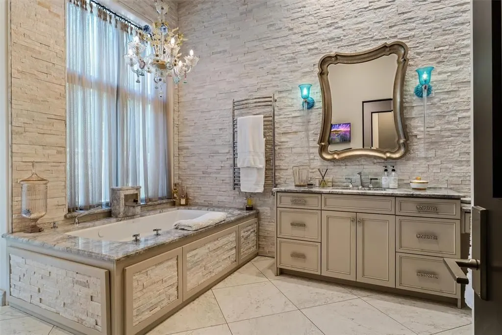 4400 NW 150th St Oklahomas Premier 5.9M Luxury Estate with Golf and Lakefront Serenity 12